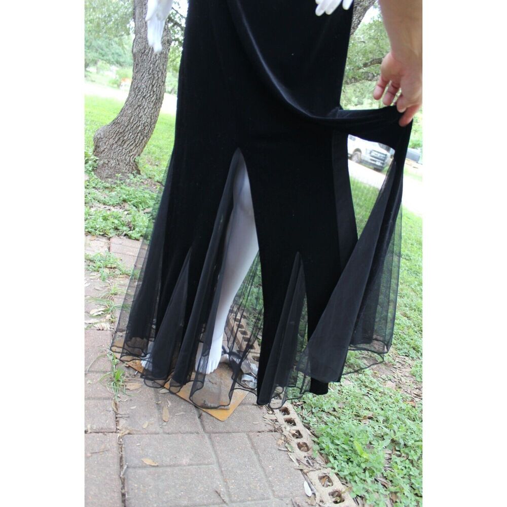 Xscape By Joanna Chen Black Evening Gown With Beaded Floral Design Size 10 - Picture 7 of 16